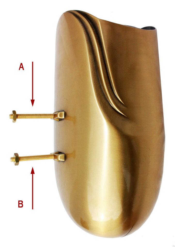 Realizzazione e decorazione della lapide funeraria - Vaso in bronzo per lapide (montaggio)